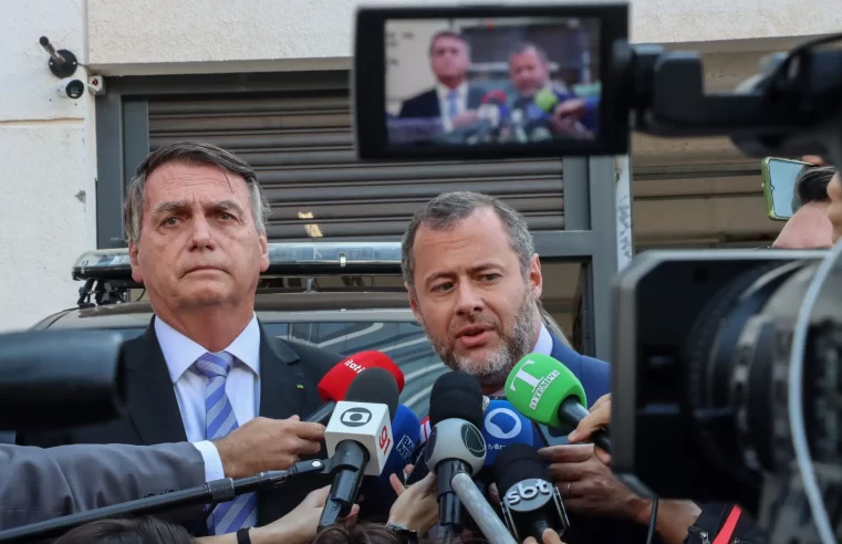 Advogados de Bolsonaro depõem ao mesmo tempo na PF para evitar versão combinada