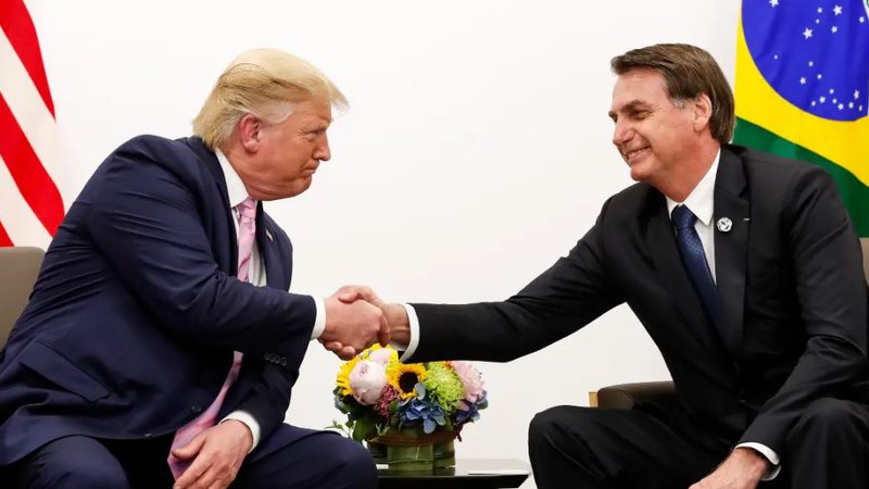 Bolsonaro manifesta apoio aos ataques dos EUA contra o Irã