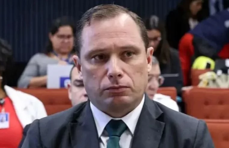 Advogado de Mauro Cid ataca PGR e diz “Dane-se o PGR”: reação extremada na defesa golpista