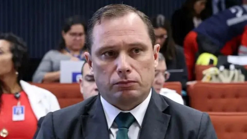 Advogado de Mauro Cid perde a linha e ataca a PGR. Créditos: Ton Molina/STF