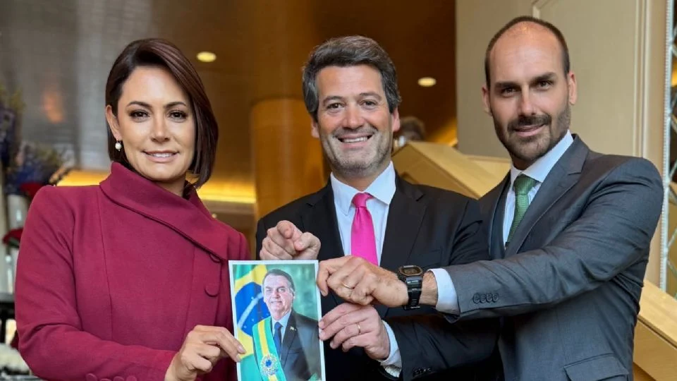 Amigo de Eduardo Bolsonaro em Portugal anuncia investigação contra Gilmar Mendes