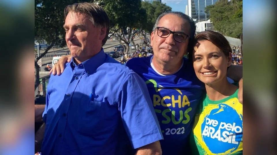 Bolsonaro rompe com Malafaia e escolhe Robson Rodovalho como novo conselheiro evangélico