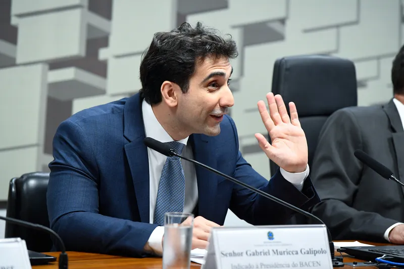 Copom sob Galípolo eleva Selic e aumenta dívida pública em R$ 150 bilhões