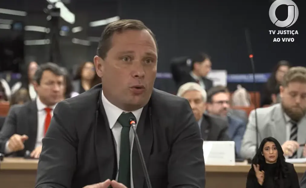 Bolsonaro leu e alterou “minuta do golpe”, revela delator ao STF