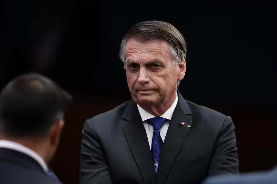 Bolsonaro nega tentativa de golpe, mas admite ter estudado “alternativas” após derrota