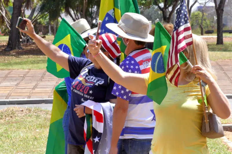 “Somos caçados como animais”: brasileiros nos EUA pedem atuação de Lula contra Trump