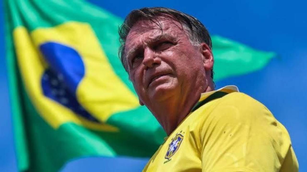 Com pneumonia, Bolsonaro reafirma convite para ato na Paulista