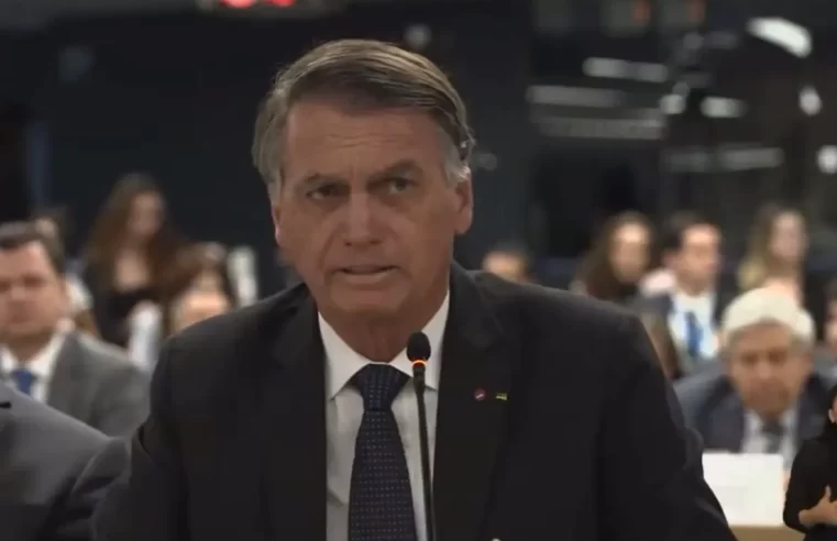 Bolsonaro chama apoiadores que pediam AI‑5 de “malucos” e reforça distância da base radical