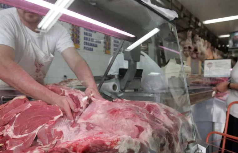 Exportação de carne brasileira para os EUA despenca até 80% após tarifaço de Trump