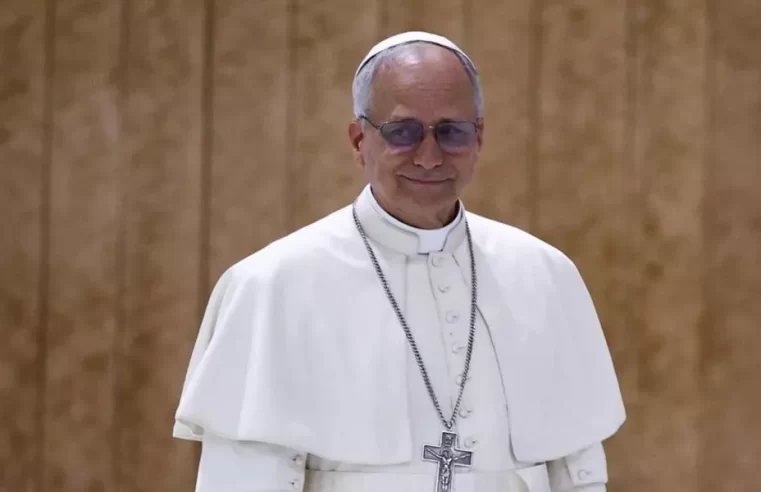 Papa diz a Zelensky que Vaticano pode sediar conversações de paz