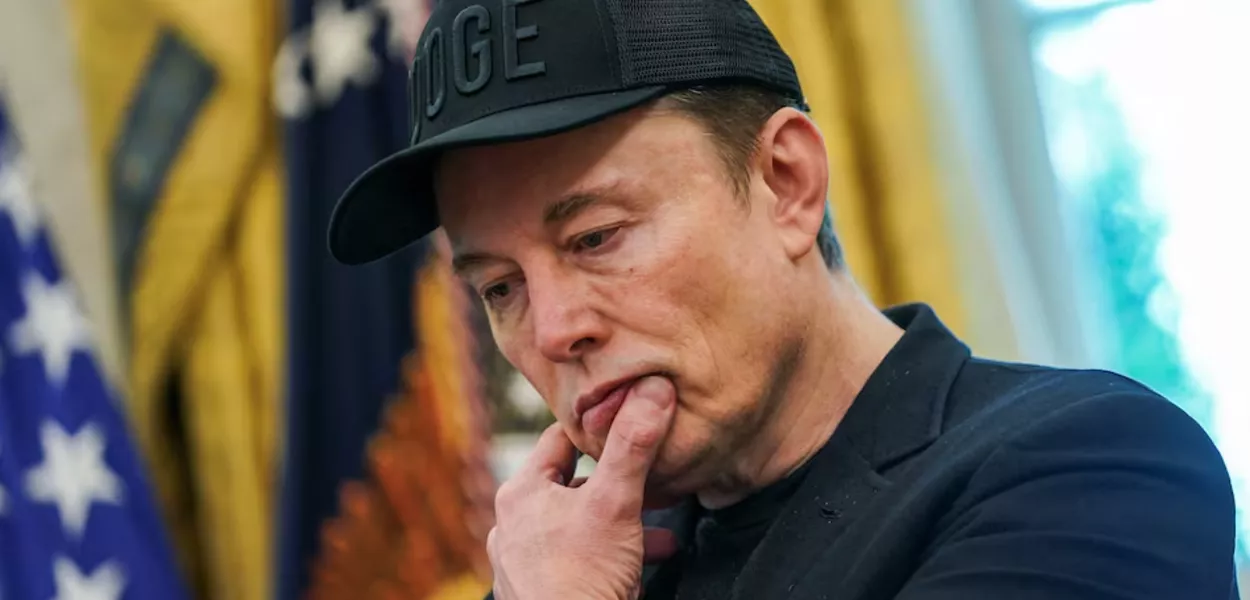 Irã proíbe Starlink de Musk e ameaça usuários com prisão, multas e chicotadas