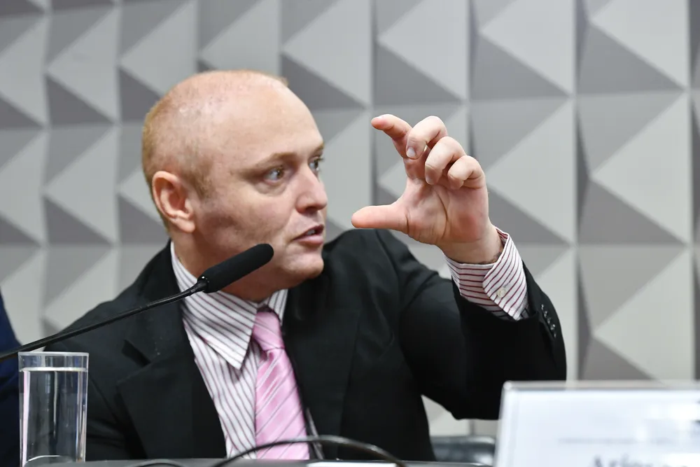 Hacker Delgatti pede regime semiaberto após cumprir 20 % da pena