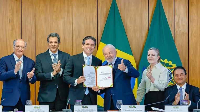 Câmara aprova isenção de IR para salários de até R$ 5 mil