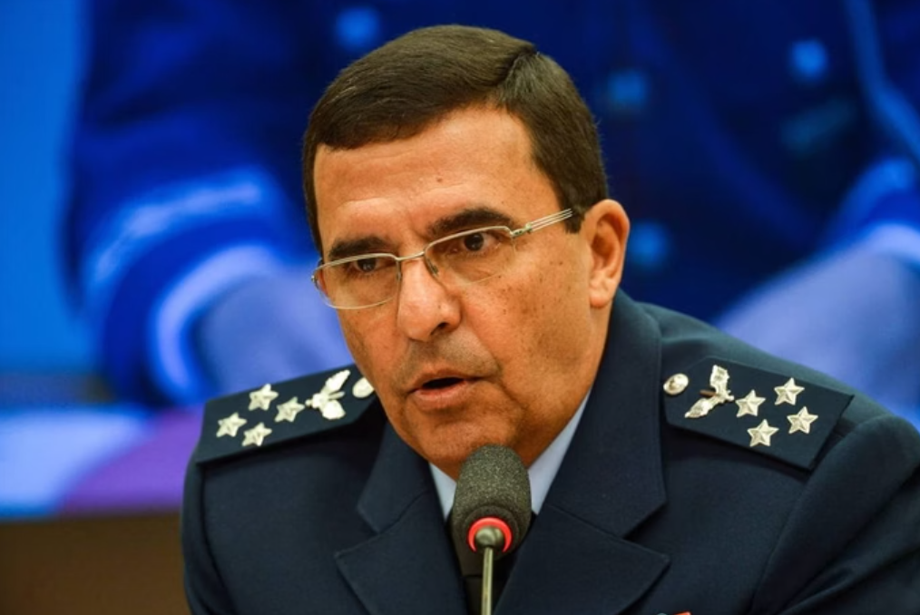 Baptista diz ter recebido de Bolsonaro relatório impresso sobre urnas