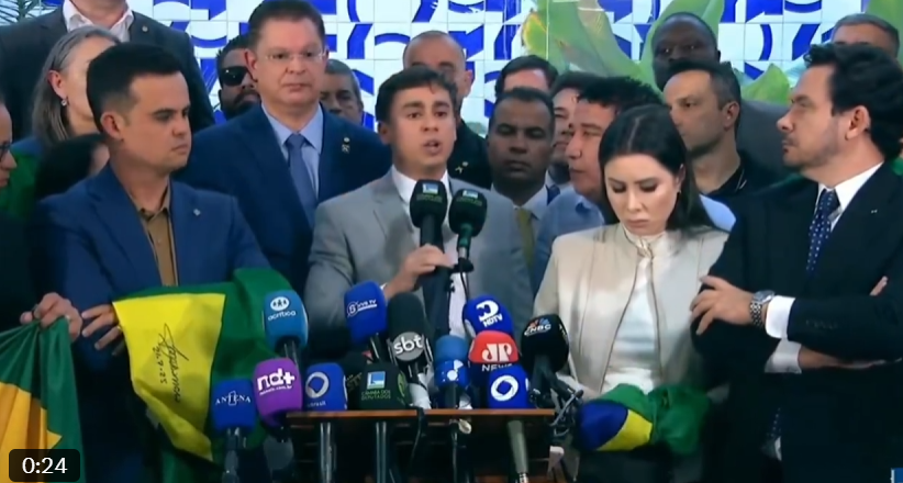 Nikolas Ferreira explode contra jornalistas: “idiotas”