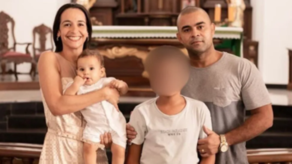 Namorada do adolescente que matou pais e irmão de 3 anos é apreendida em Mato Grosso do Sul