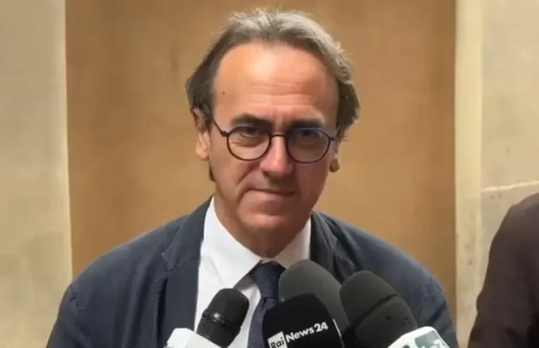 Líder da extrema‑direita italiana pretende visitar Carla Zambelli na prisão, diz Bonelli