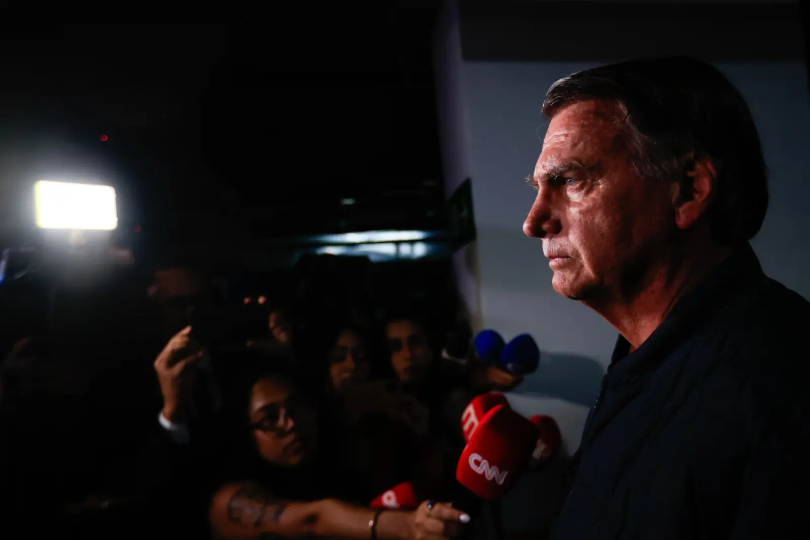 Bolsonaro recua e cancela ida à Câmara após ameaça de prisão por Alexandre de Moraes