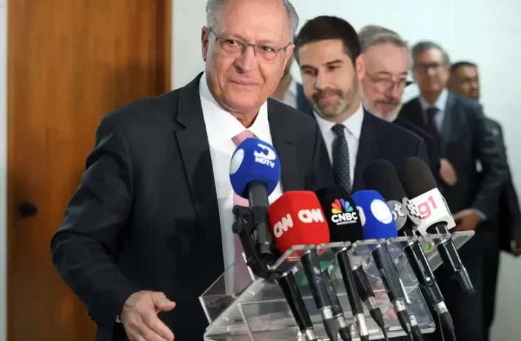 Alckmin recebe grandes empresas dos EUA e afirma ter apoio para reverter tarifaço de Trump