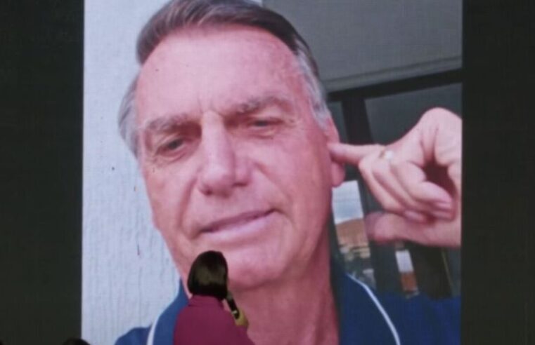 Bolsonaro participa de evento do PL Mulher mesmo após susto de saúde