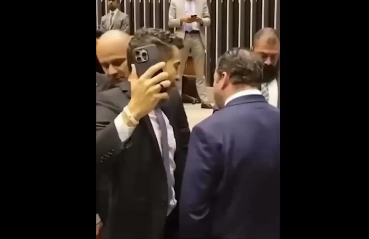 Janones denuncia agressão física e importunação sexual por deputados do PL