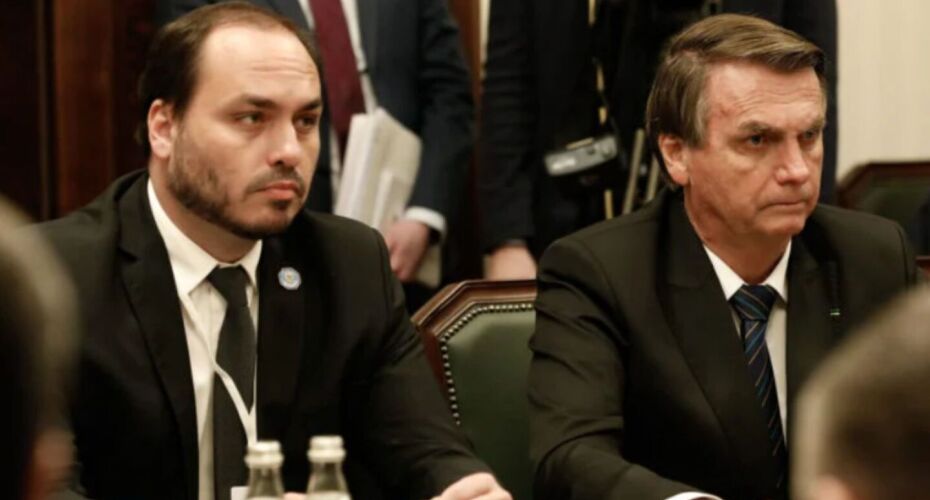 Carlos Bolsonaro alerta: “pai está se matando” com saúde debilitada e há quem torça pelo pior