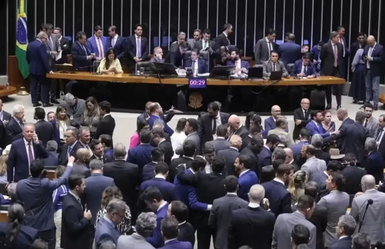 70% dos deputados federais são contra o fim da escala 6×1, aponta pesquisa Quaest