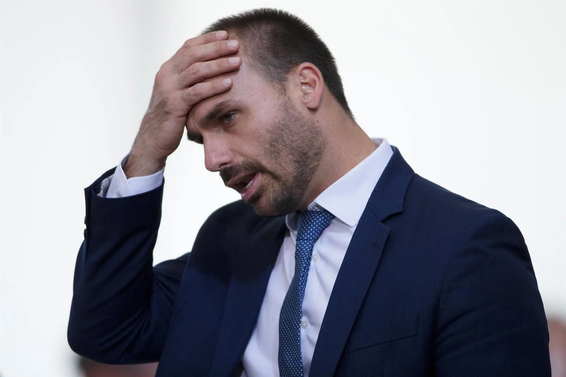 Eduardo Bolsonaro reconhece fracasso da tática “tudo ou nada”