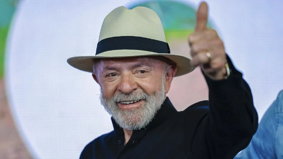 Lula recupera popularidade após campanha “ricos x pobres”, diz pesquisa AtlasIntel