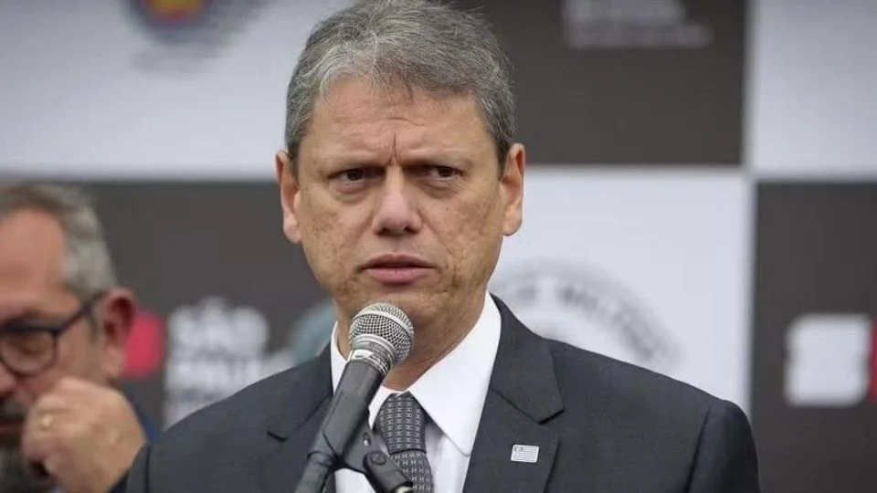 Tarcísio pode sofrer impeachment por crime de responsabilidade