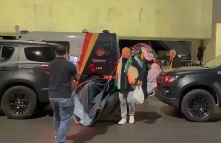 Vergonha bolsonarista: parlamentares deixam STF com barracas na mão em cena humilhante