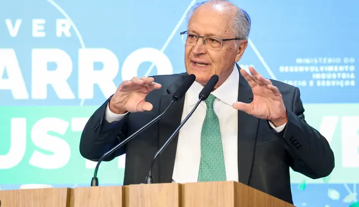 Governo prepara resposta a Trump preservando laços históricos com os EUA