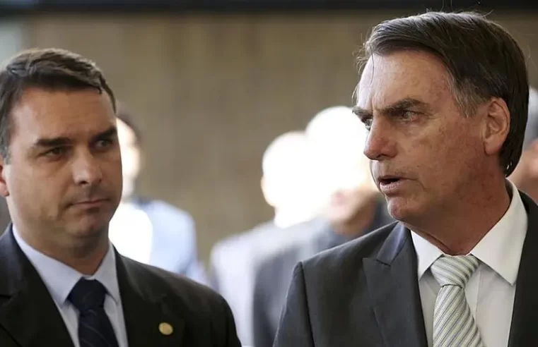 Flávio Bolsonaro volta a pedir liberdade para Jair Bolsonaro nas redes sociais