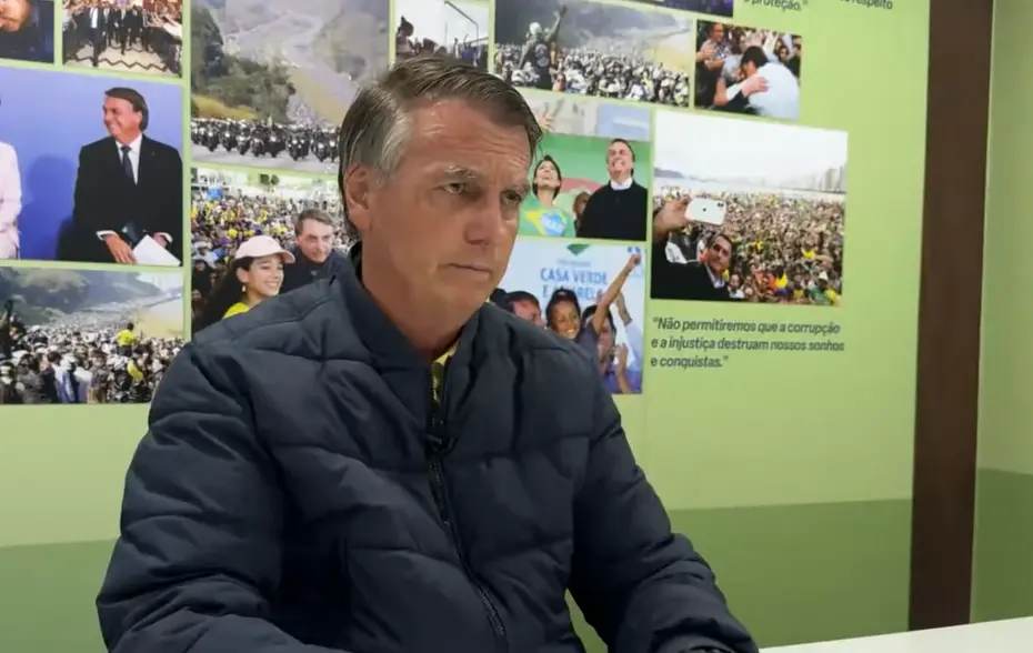 Bolsonaro dá entrevista à TV britânica ao vivo após colocar tornozeleira