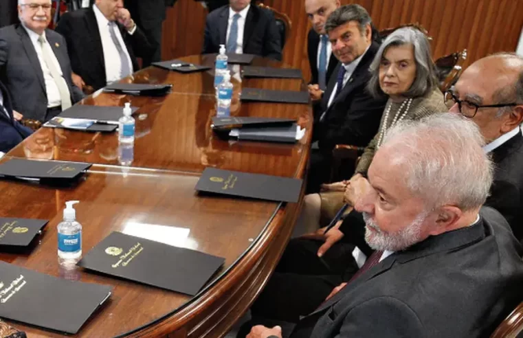 Lula já mapeia nomes para vaga no STF: Messias desponta, mas briga será dura