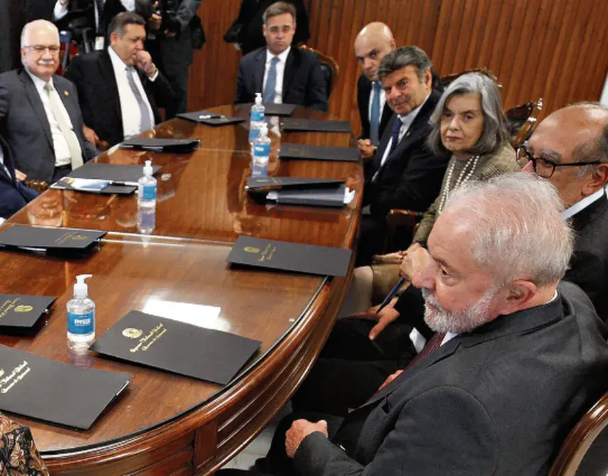 Lula já mapeia nomes para vaga no STF: Messias desponta, mas briga será dura