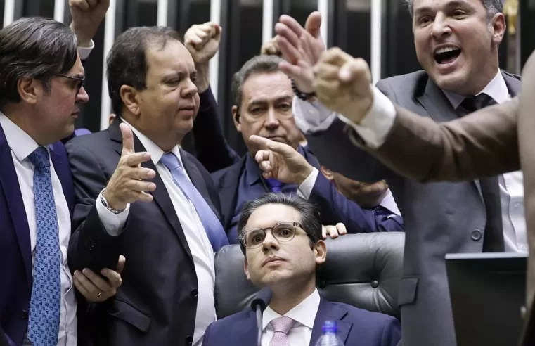 O grito que encobre o medo bolsonarista