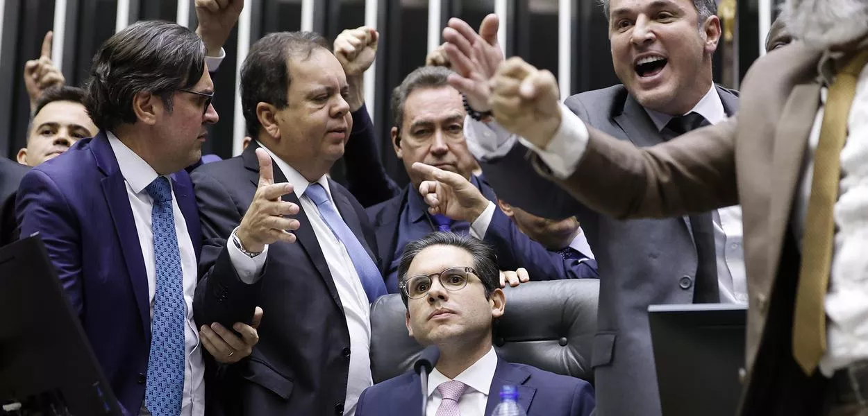 O grito que encobre o medo bolsonarista