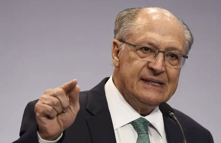 Alckmin cobra nova negociação com Trump após manutenção de sobretaxa de 40% contra o Brasil