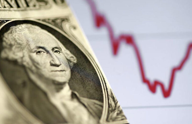 Dólar recua com impasse entre Brasil e Governo Trump