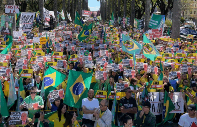 Tarifas de Trump animam protestos pró-Bolsonaro em 3 de agosto — não a defesa de Bolsonaro