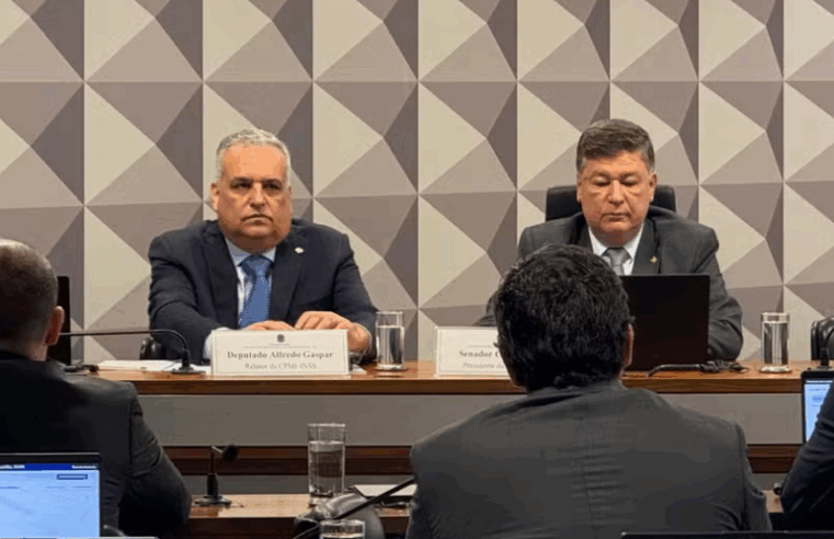 Câmara aprova urgência de projeto que combate a adultização de crianças nas redes sociais