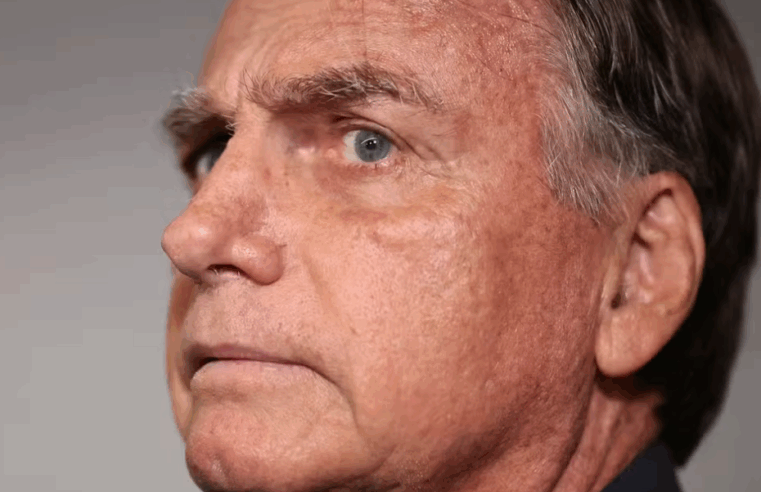 Bolsonaro entrega esclarecimentos no inquérito que investiga coação de autoridades na trama golpista