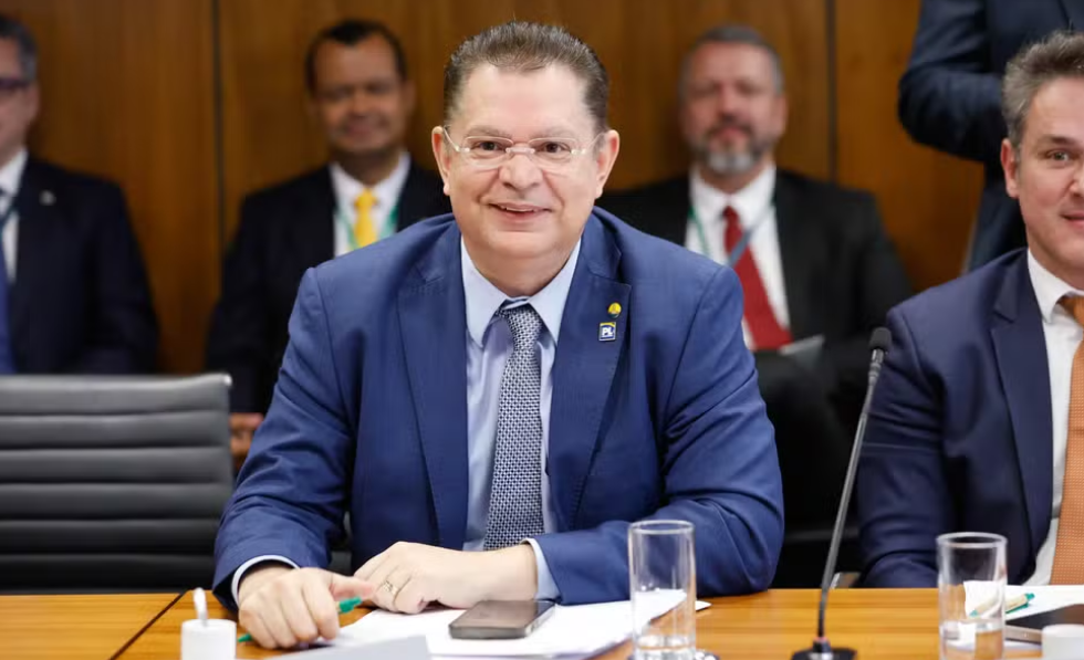 Bancada do PL quer acelerar anistia a aliados de Bolsonaro durante julgamento no STF