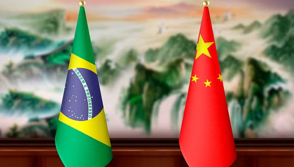 China propõe que Brasil e BRICS se unam contra intimidações e acuerda aumentar cooperação estratégica com Brasil