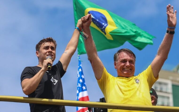 Nikolas Ferreira pede autorização a Moraes para visitar Bolsonaro — e tenta transformar prisão domiciliar em palanque