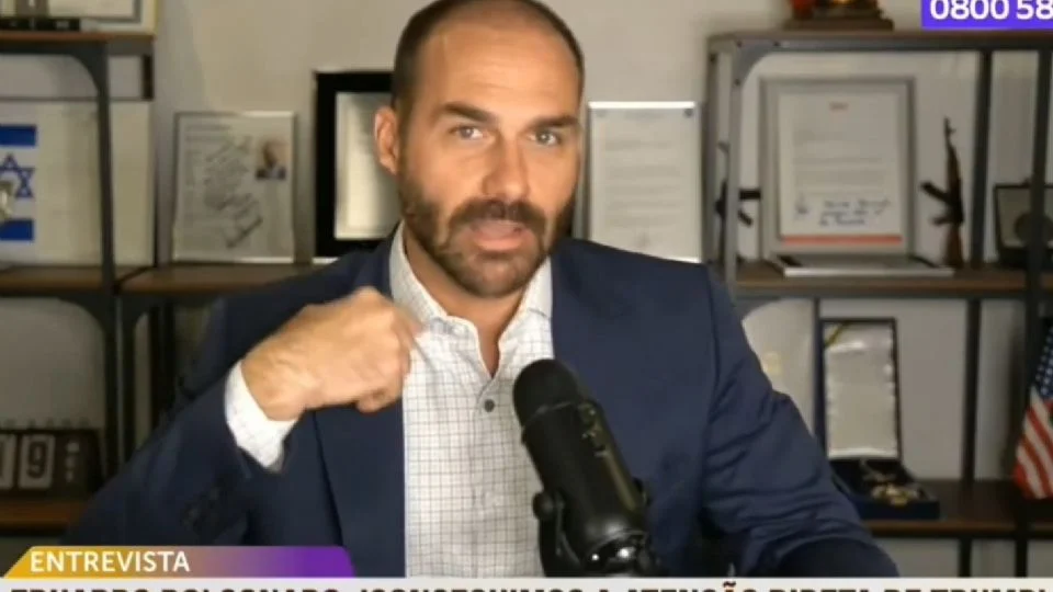 Eduardo Bolsonaro sonha com pressão sobre bancos brasileiros—sem provas de ameaça concreta