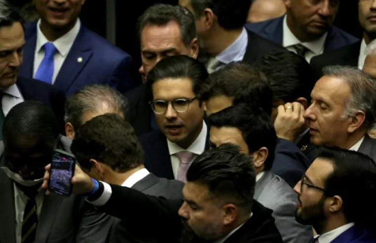 Motim na Câmara: bolsonaristas armados tentam intimidar Motta — e fracassam