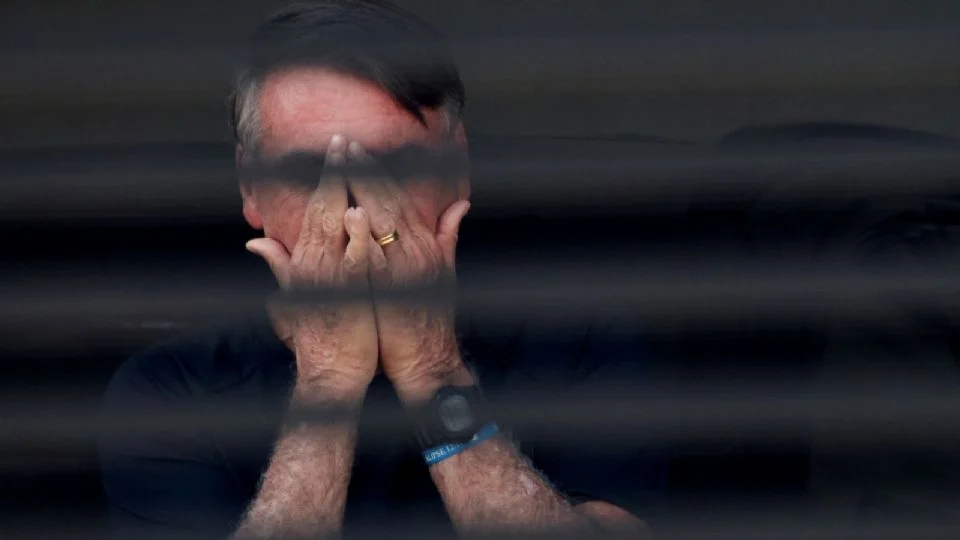Prisão de Jair Bolsonaro é mantida por tempo indeterminado em audiência de custódia
