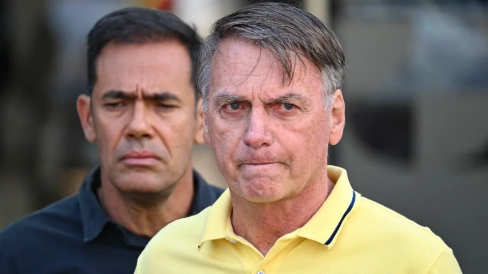 Boletim médico aponta anemia e pneumonia residual em Jair Bolsonaro